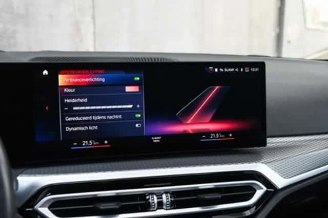 BMW 330 (2023) thumbnail 43