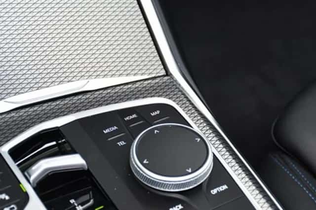 BMW 330 (2023) thumbnail 50