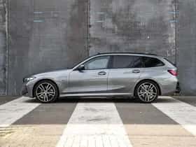 BMW 330 (2023) thumbnail 6