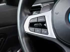 BMW 330 (2023) thumbnail 52