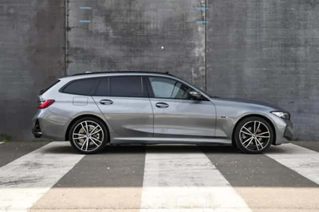 BMW 330 (2023) thumbnail 7