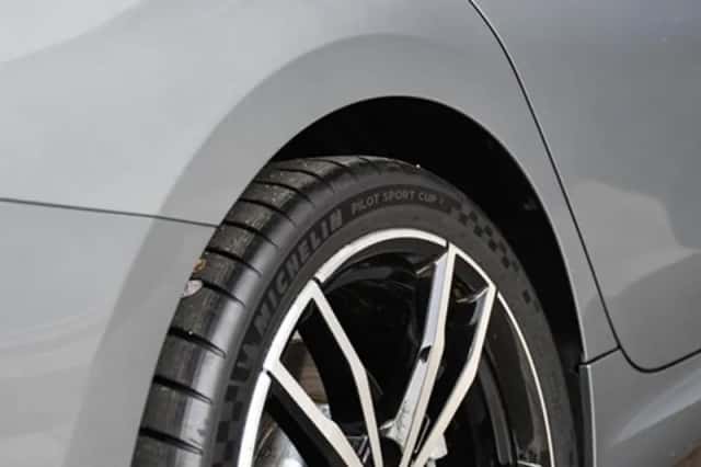 BMW 330 (2023) thumbnail 65