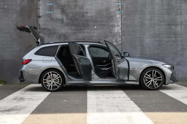 BMW 330 (2023) thumbnail 67