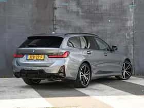 BMW 330 (2023) thumbnail 9
