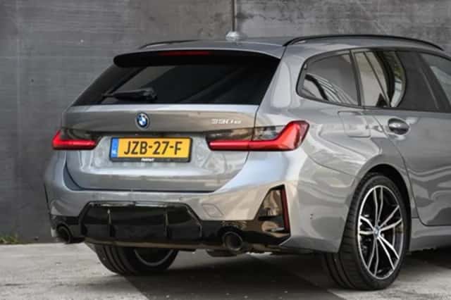 BMW 330 (2023) thumbnail 10