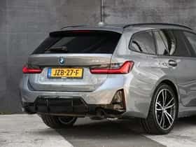 BMW 330 (2023) thumbnail 10