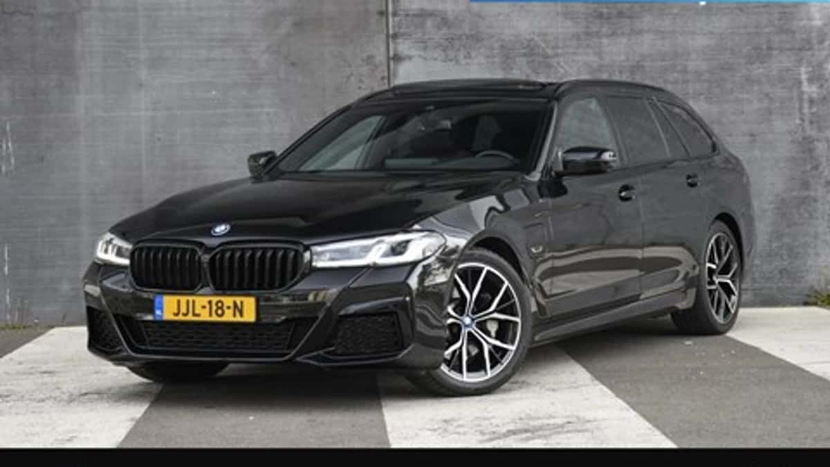 BMW 530 (2023) — foto 1