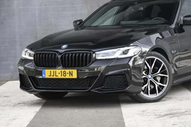 BMW 530 (2023) thumbnail 2