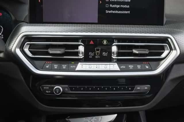 BMW X3 (2023) thumbnail 36