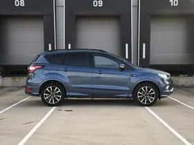 Ford Kuga (2019) thumbnail 4