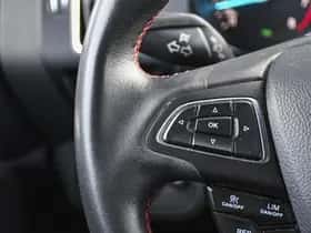 Ford Kuga (2019) thumbnail 31