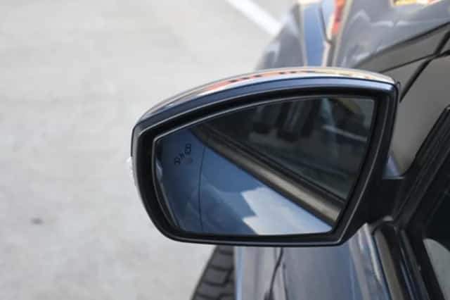 Ford Kuga (2019) thumbnail 8