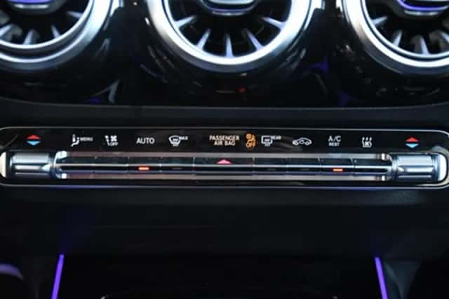 Mercedes-Benz GLA (2025) thumbnail 24