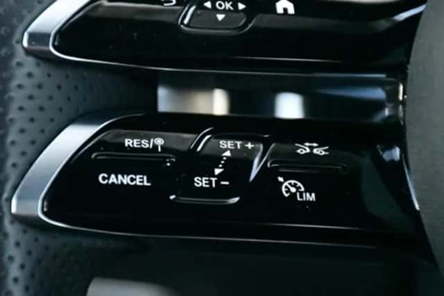 Mercedes-Benz GLA (2025) thumbnail 30
