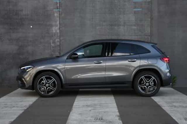 Mercedes-Benz GLA (2025) thumbnail 4