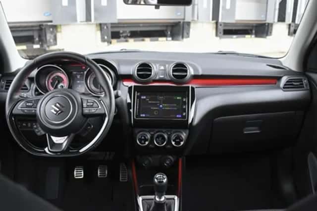 Suzuki Swift (2023) thumbnail 16