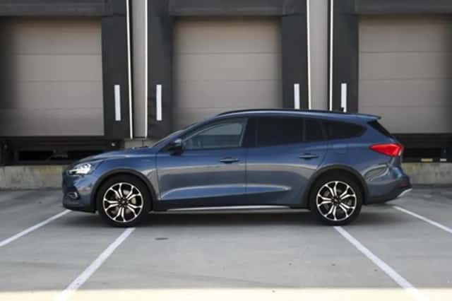 Ford Focus (2020) thumbnail 3