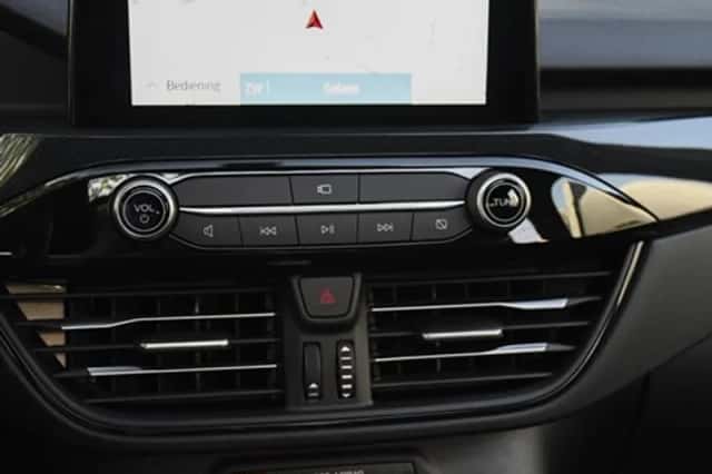 Ford Kuga (2024) thumbnail 33