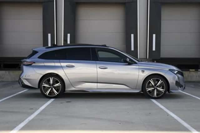 Peugeot 308 (2023) thumbnail 5