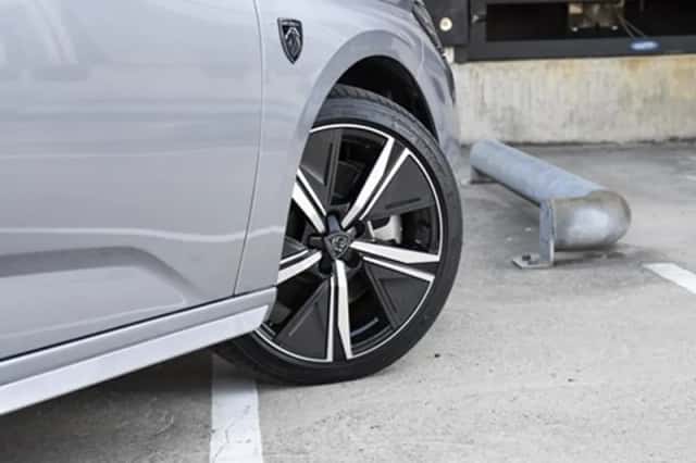 Peugeot 308 (2023) thumbnail 8