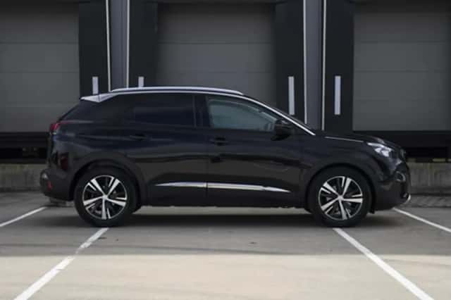 Peugeot 3008 (2018) thumbnail 5