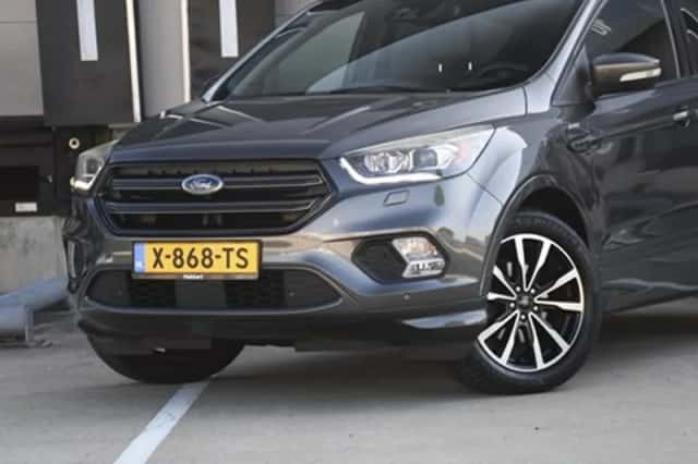 Ford Kuga (2017) thumbnail 2