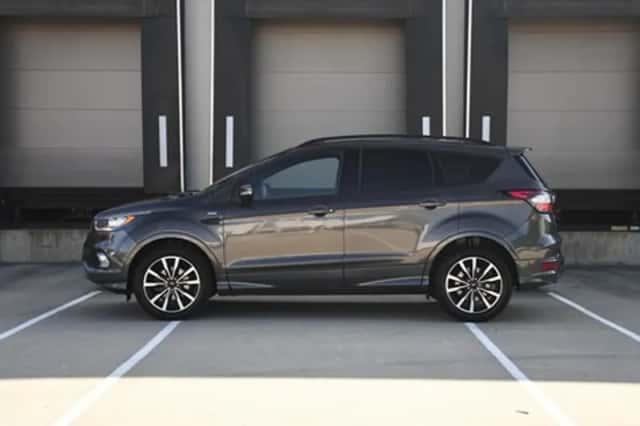 Ford Kuga (2017) thumbnail 4