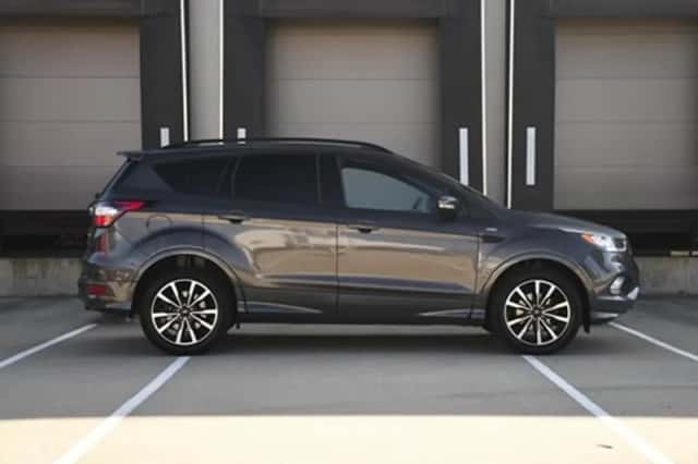 Ford Kuga (2017) thumbnail 5