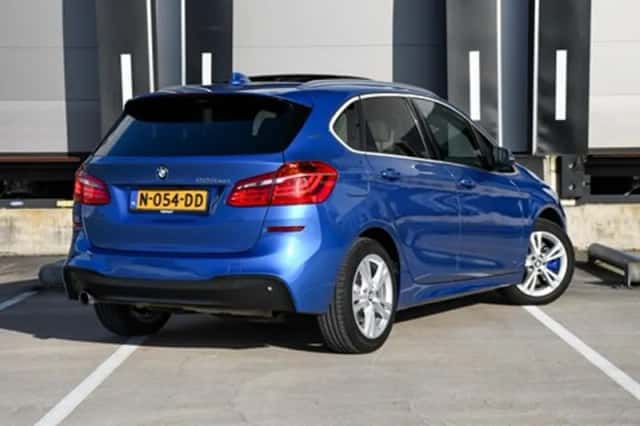 BMW 225 Active Tourer (2017) thumbnail 6
