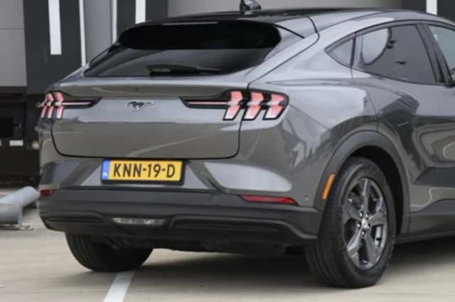 Ford Mustang Mach-E (2023) thumbnail 6