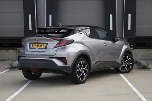 Toyota C-HR (2017) thumbnail 5