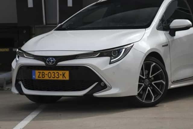 Toyota Corolla (2019) thumbnail 2