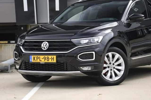 Volkswagen T-Roc (2019) thumbnail 2