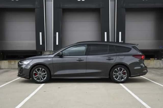 Ford Focus (2024) thumbnail 3