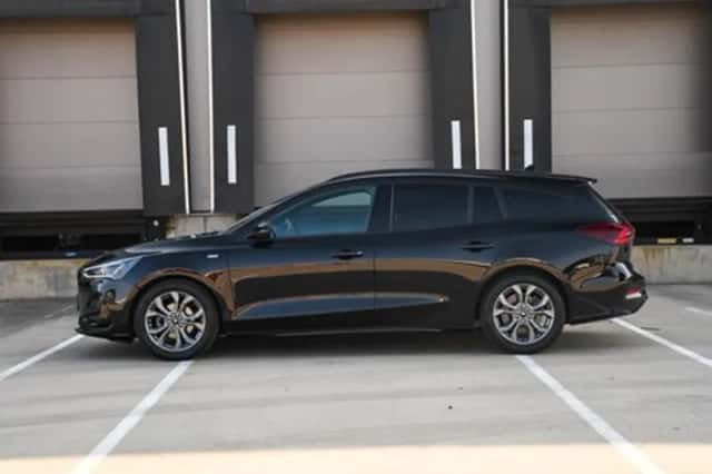 Ford Focus (2023) thumbnail 4