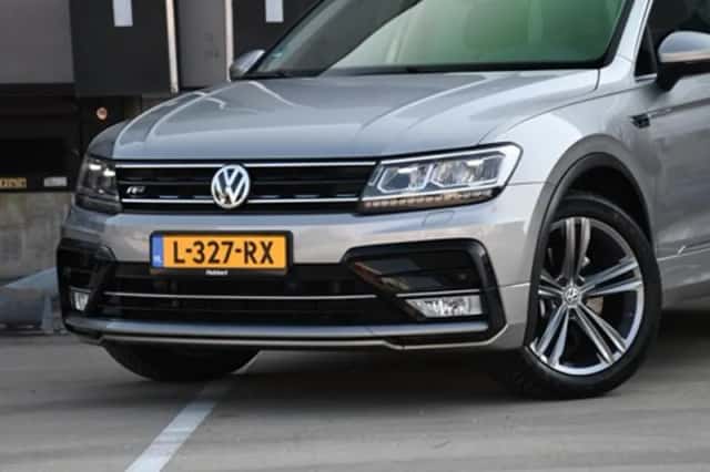 Volkswagen Tiguan (2017) thumbnail 2