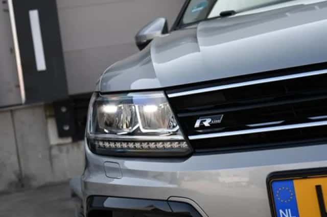 Volkswagen Tiguan (2017) thumbnail 3