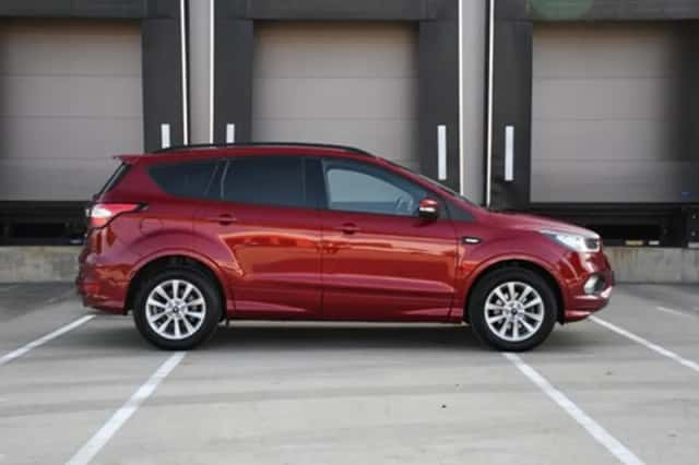 Ford Kuga (2018) thumbnail 4