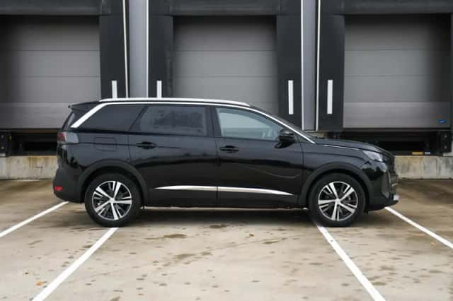 Peugeot 5008 (2024) thumbnail 4
