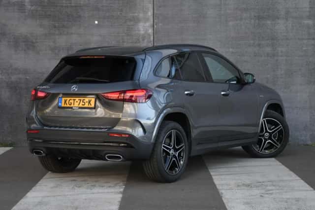 Mercedes-Benz GLA (2025) thumbnail 6