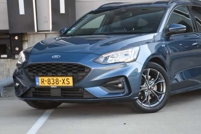 Ford Focus (2020) thumbnail 2