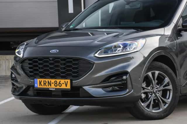 Ford Kuga (2022) thumbnail 2