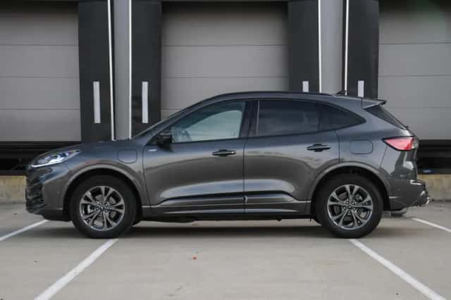 Ford Kuga (2022) thumbnail 3