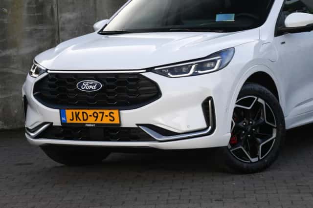 Ford Kuga (2025) thumbnail 2