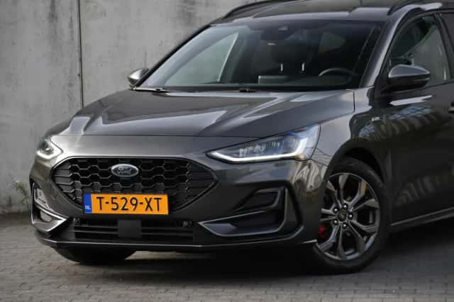 Ford Focus (2023) thumbnail 2