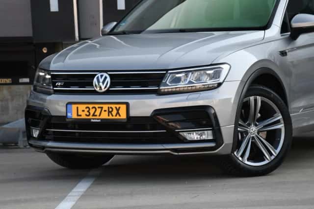 Volkswagen Tiguan (2017) thumbnail 2