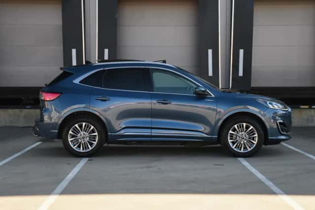 Ford Kuga (2023) thumbnail 5
