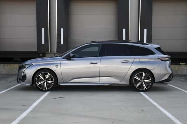 Peugeot 308 (2023) thumbnail 4