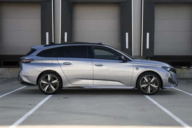Peugeot 308 (2023) thumbnail 5