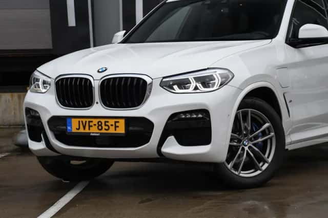 BMW X3 (2021) thumbnail 2